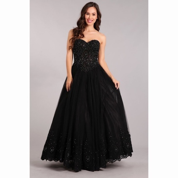 BLACK Lace Ballgown 1773 - Picture 1 of 6